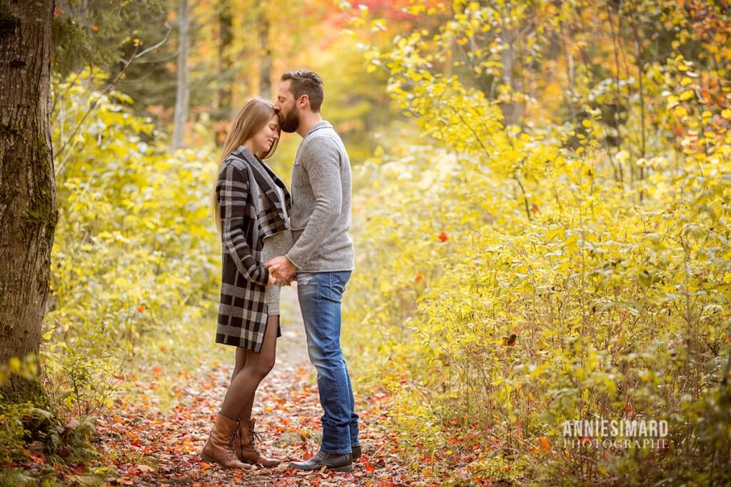 maternity session in the fall