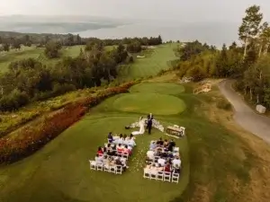 Ceremony site at the Manoir Richelieu's golf course with spectacular view of the Saint-Laurence river.
