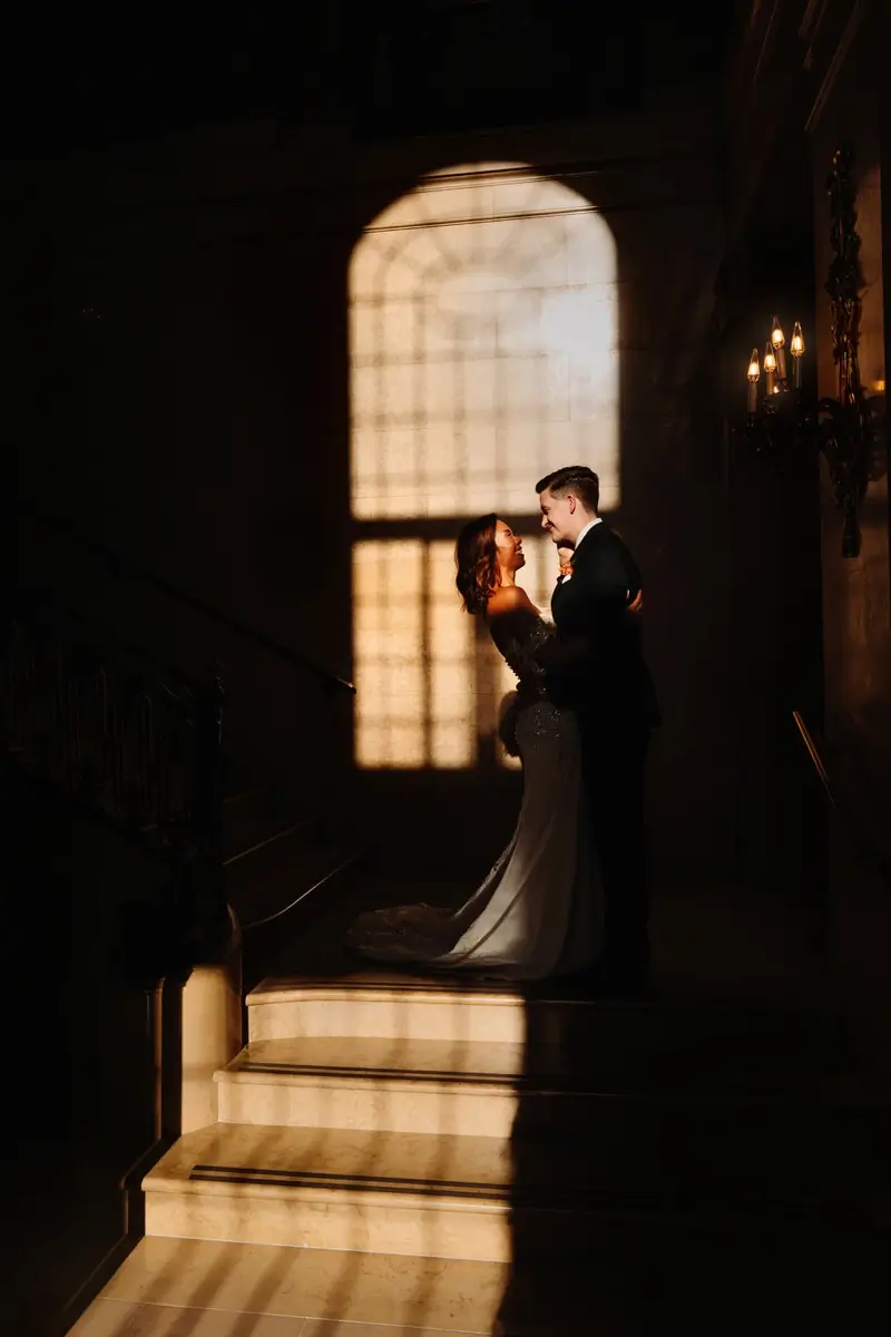 Bride and groom high contrast image at the Chateau Frontenac