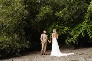 Suite du dévoilement de la mariée au marié lors d'un first look