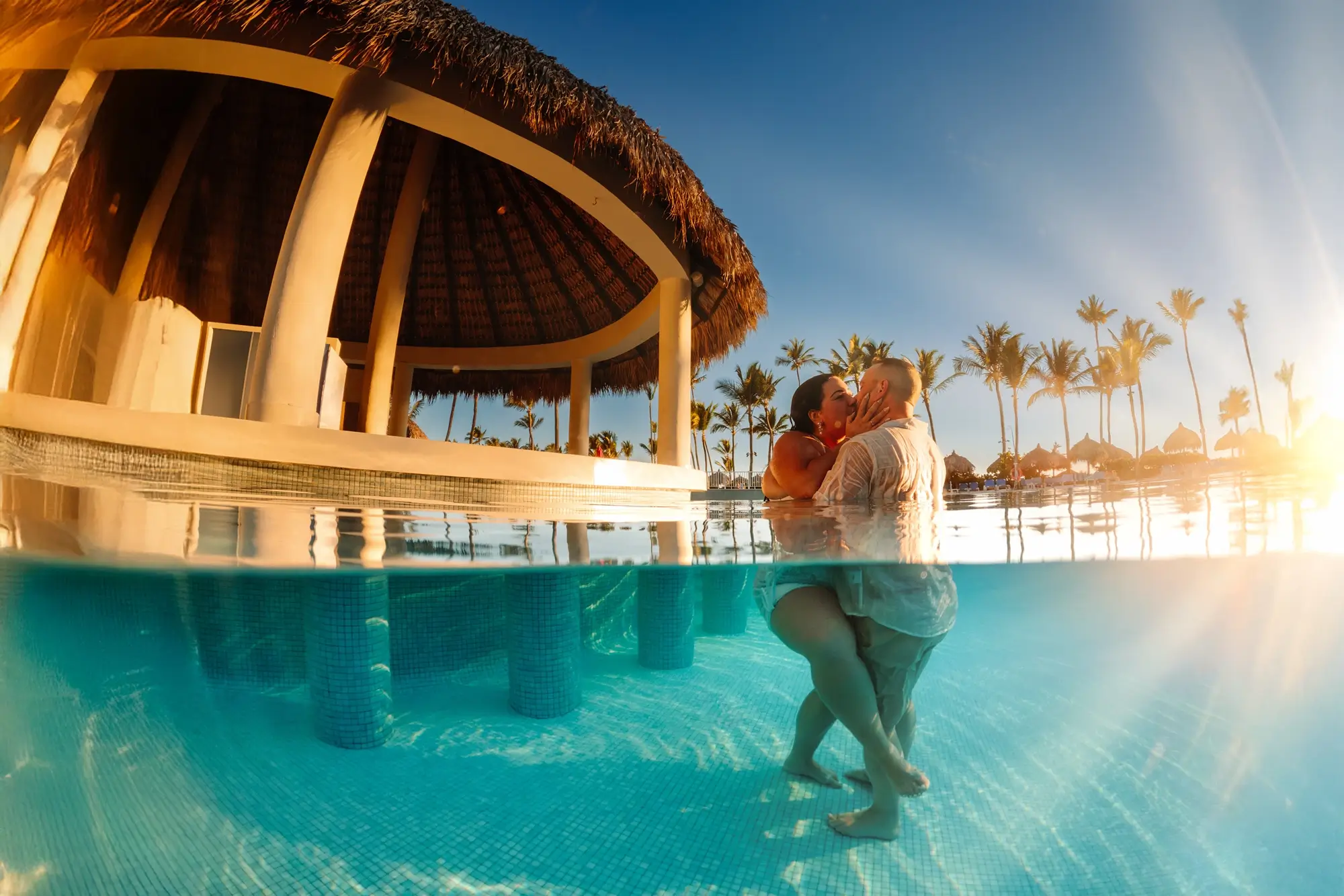 Photo dans la piscine d'un couple au Bahia Principe Explore Punta Cana