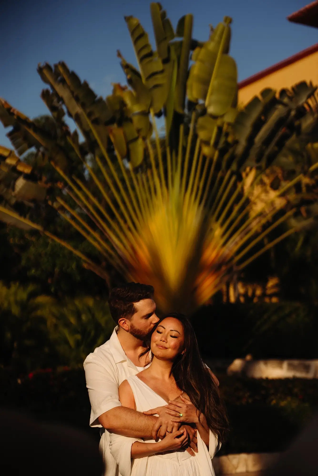 Couple d'amoureux qui s'embrasse au Sandos Playacar